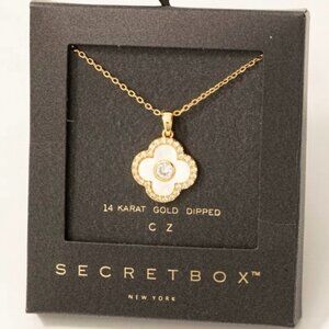 1 LEFT!! 14K GOLD MOTHER OF PEARL CLOVER NECKLACE